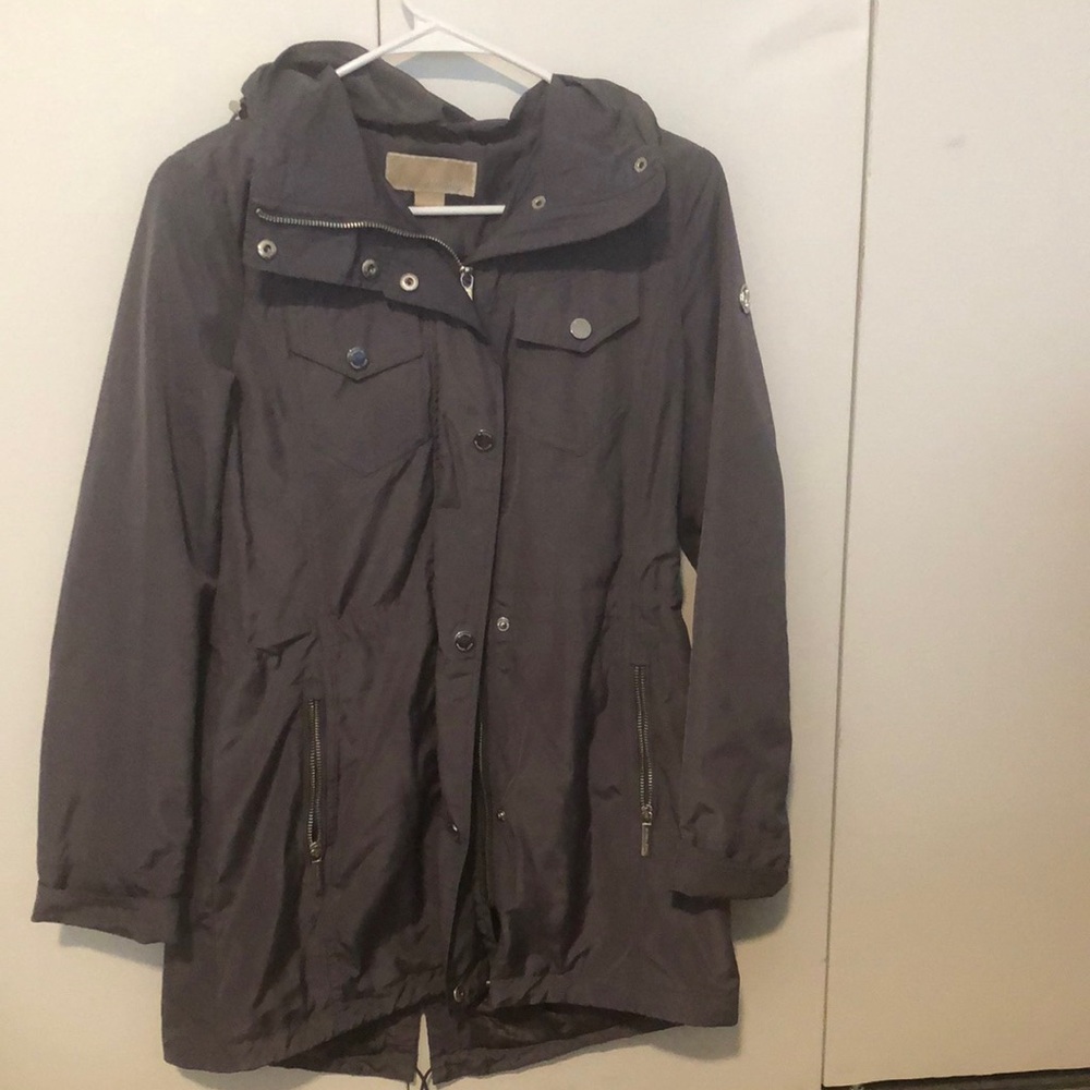 Elegant pewter grey raincoat with hood from Michael Kors XS